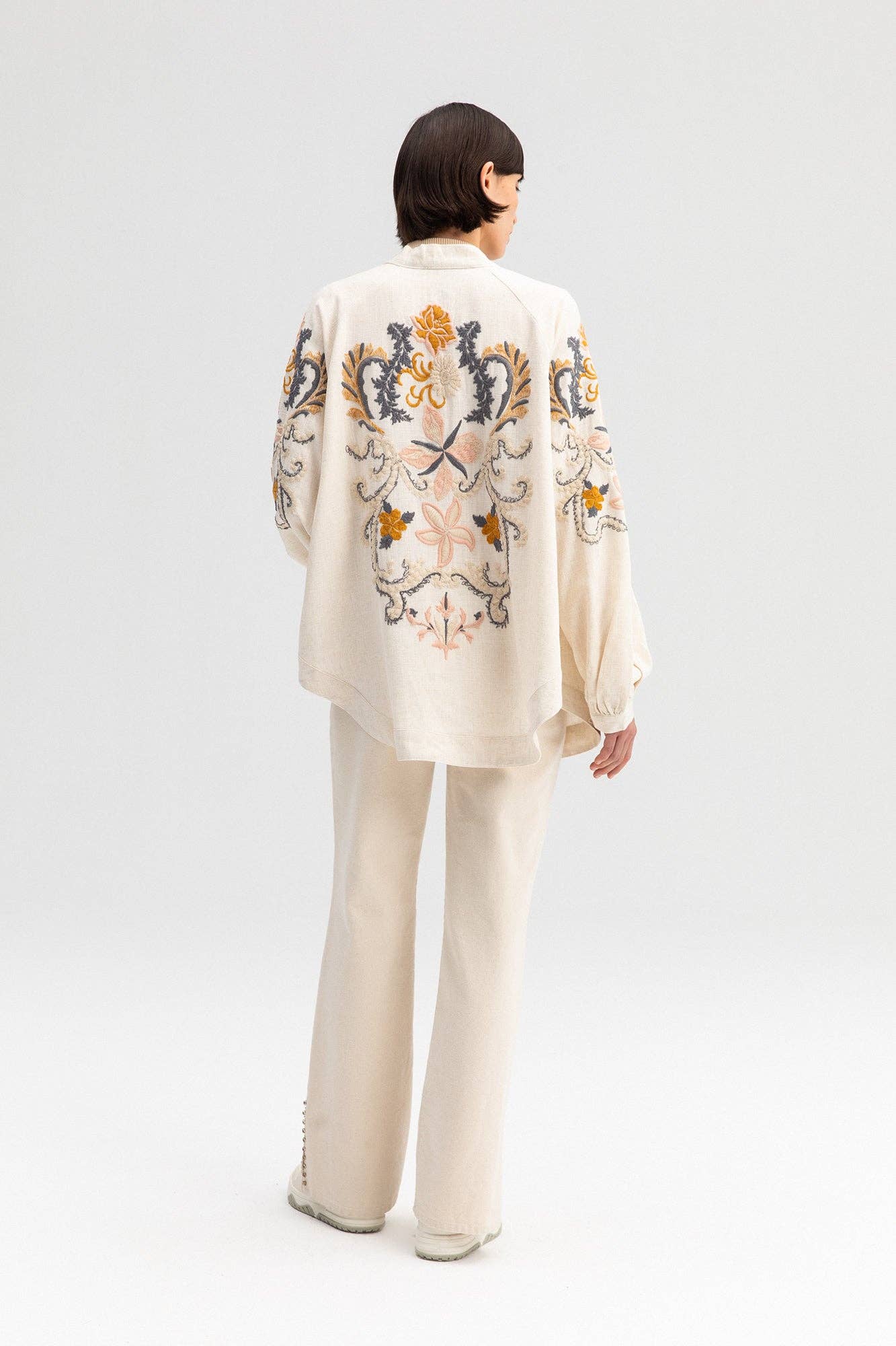 Kimono bordado Púnico